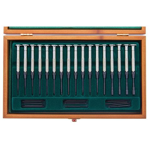 32 Pc. Deluxe Tool Set: English